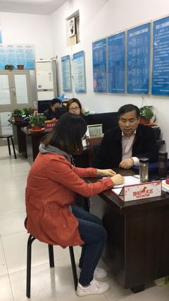 法律顧問進(jìn)社區(qū)，高效服務(wù)助力居民生活與企業(yè)咨詢